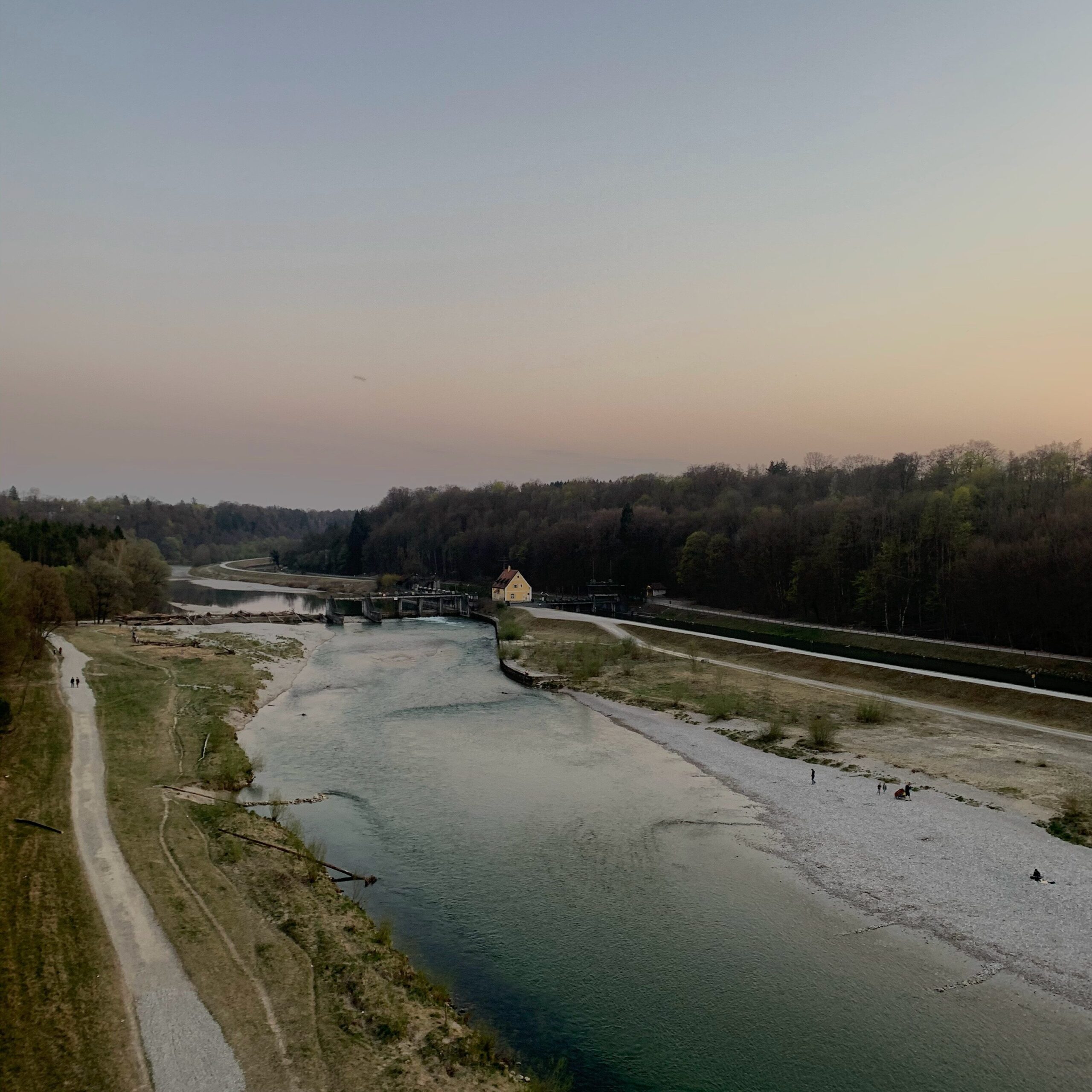 Grillen in München: Großhesseloher Brücke